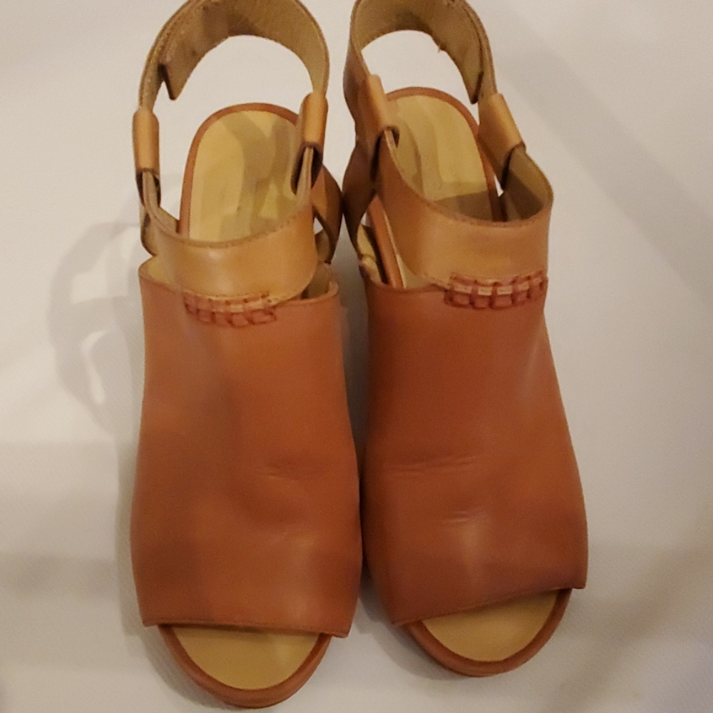 Sebago Heels - Picture 2 of 4